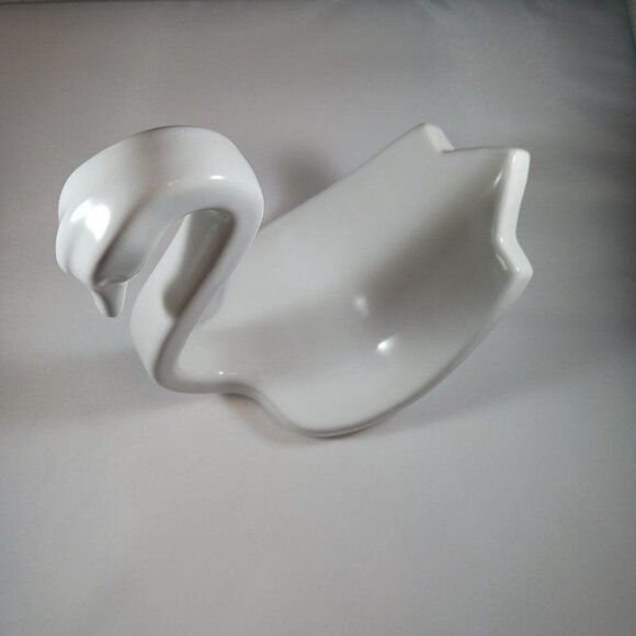 Vintage 80's White Ceramic SWAN Statue Hand Towel Holder - Picture 2 of 10